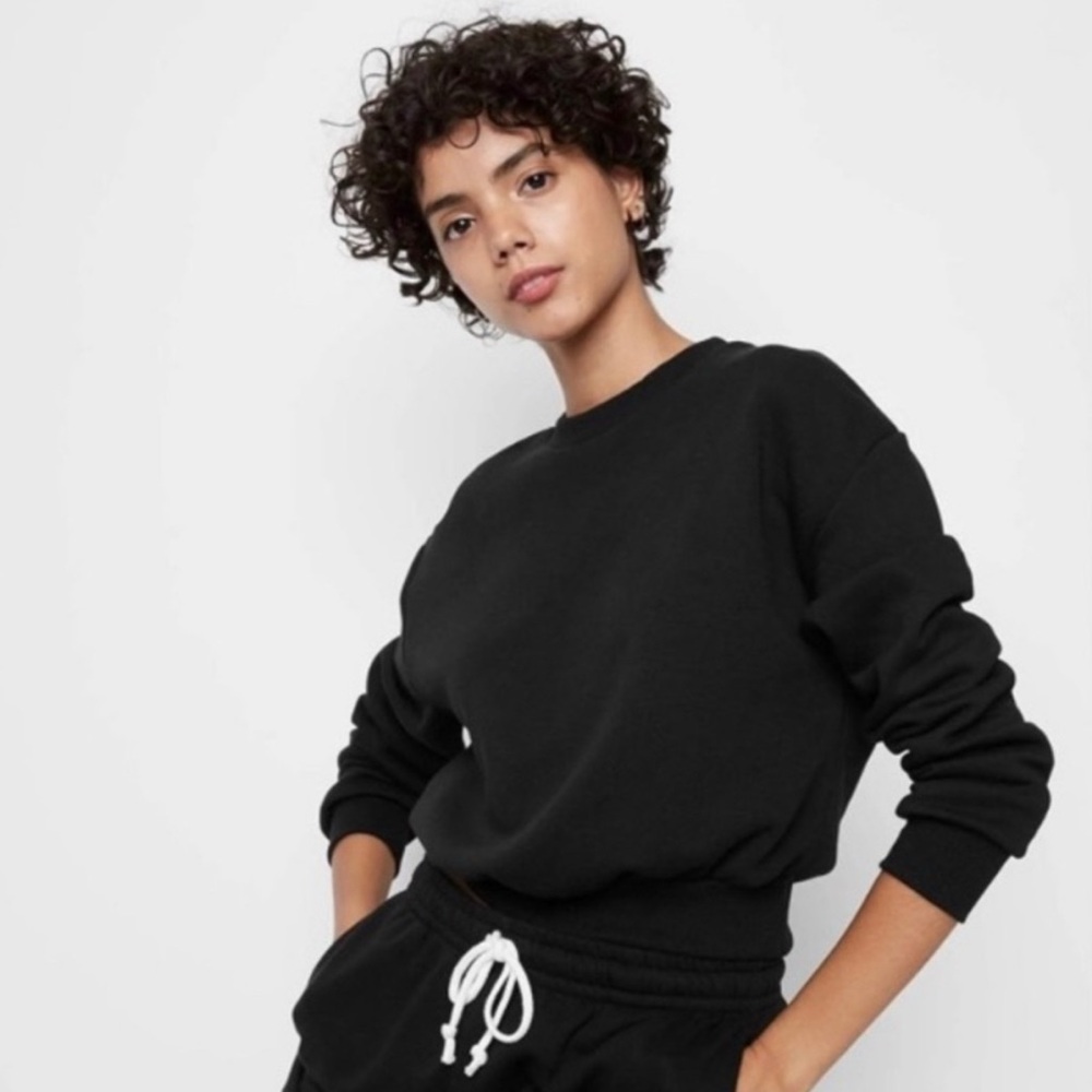 Wild‎ Fable Women’s Black Crewneck Sweatshirt Size Small